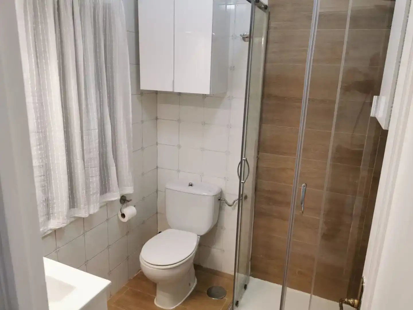 Bathroom of Study for rent in Madrid  with Furnished and Balcony