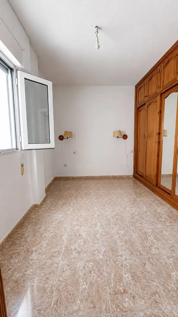 Habitación de Ático en venta en Almería con Aire acondicionado, Terraza y Trastero