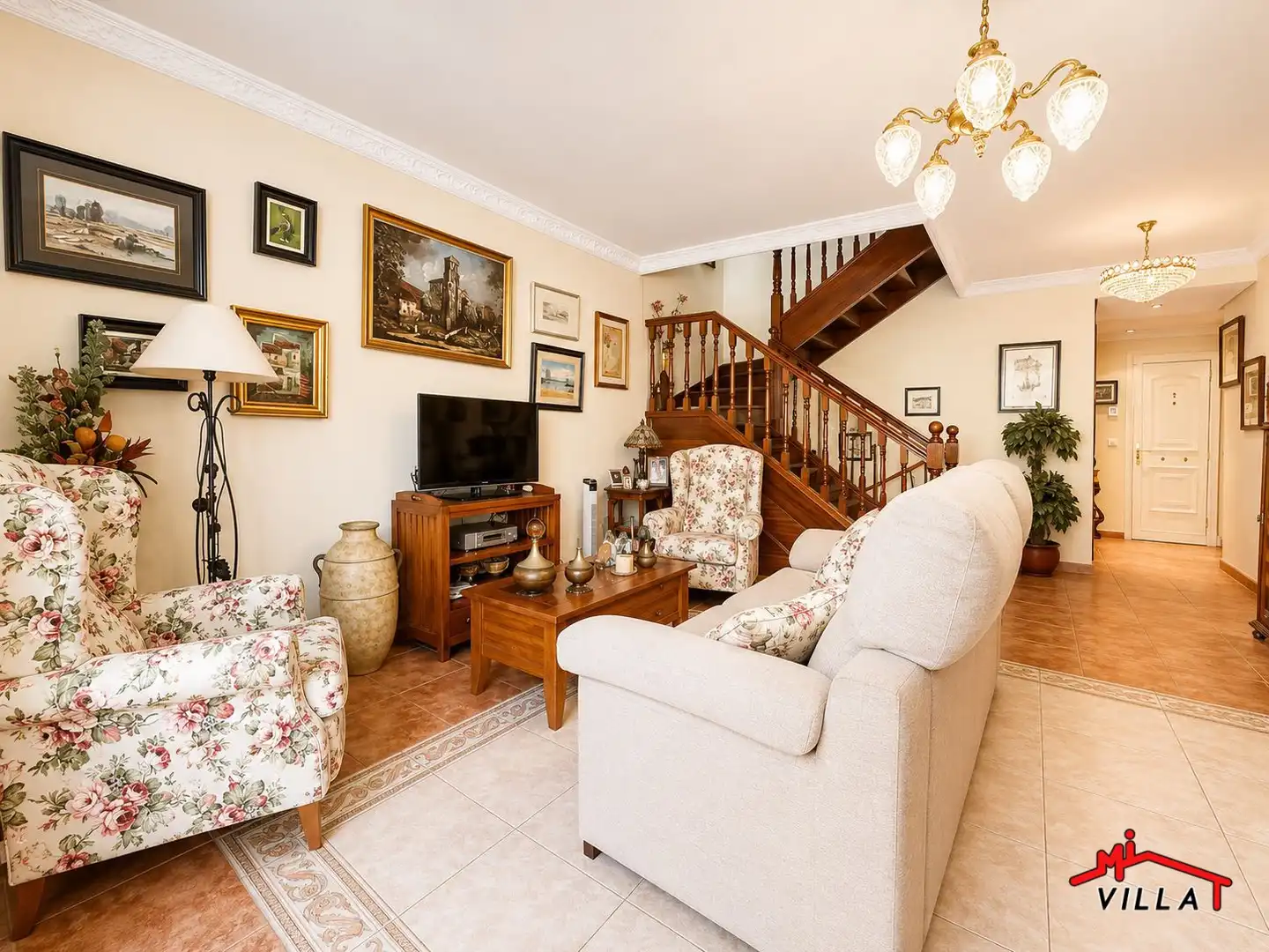 Sala de estar de Casa o chalet en venta en Laredo con Calefacción y Amueblado