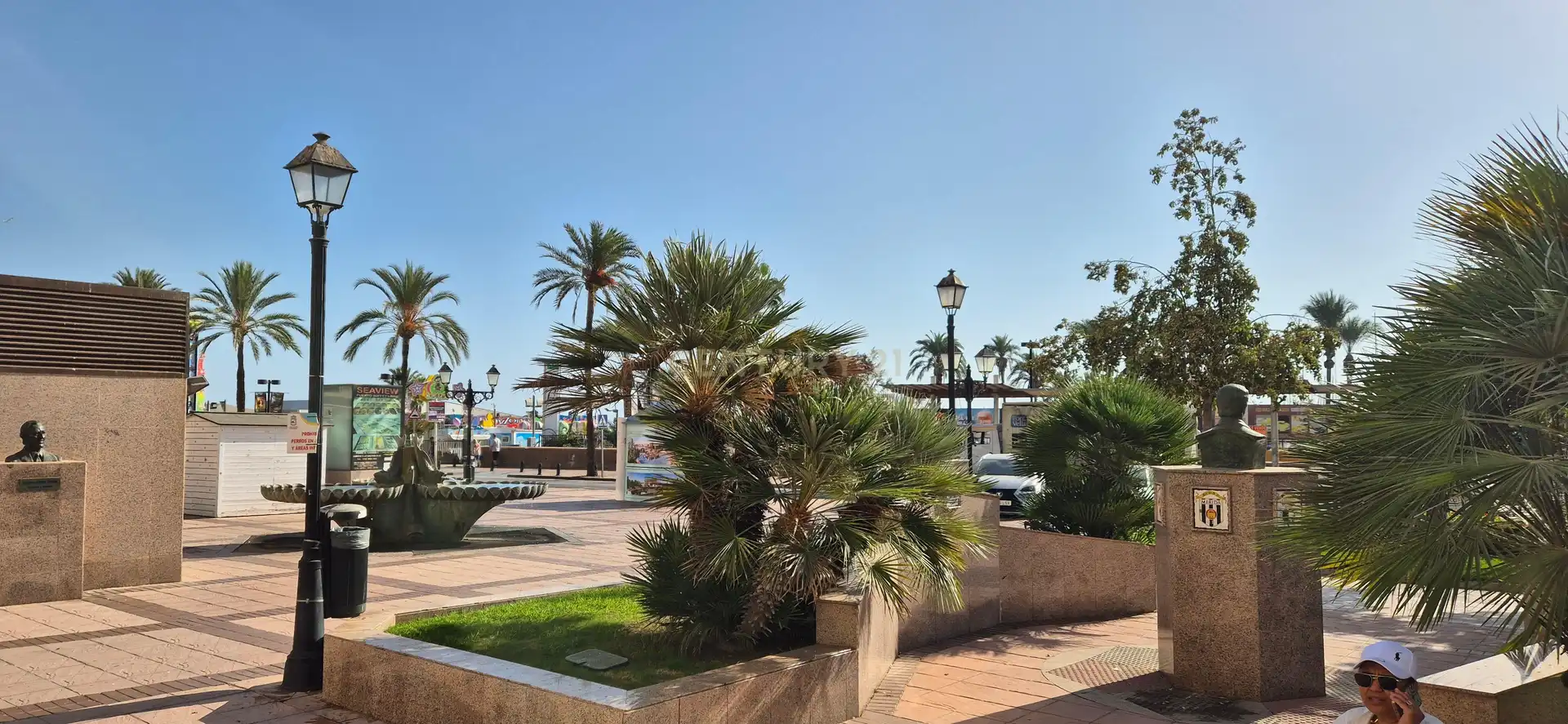 Vista exterior de Local en traspaso en Fuengirola con Aire acondicionado y Alarma
