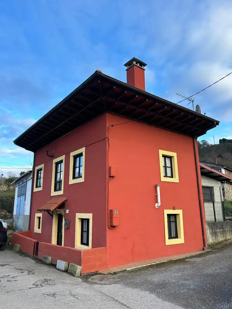 Casa en venta en Cangas de Arriba