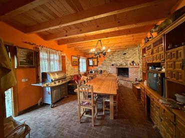 Country house with garden for sale in Calle de las Eras 30