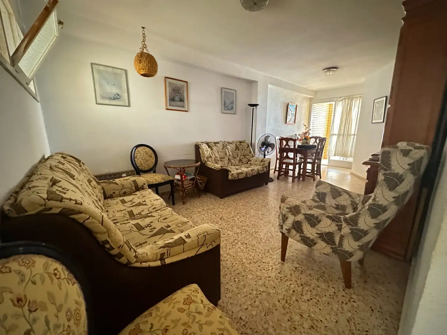 Sala d'estar de Pis de lloguer en Torrevieja amb Terrassa, Moblat i Forn