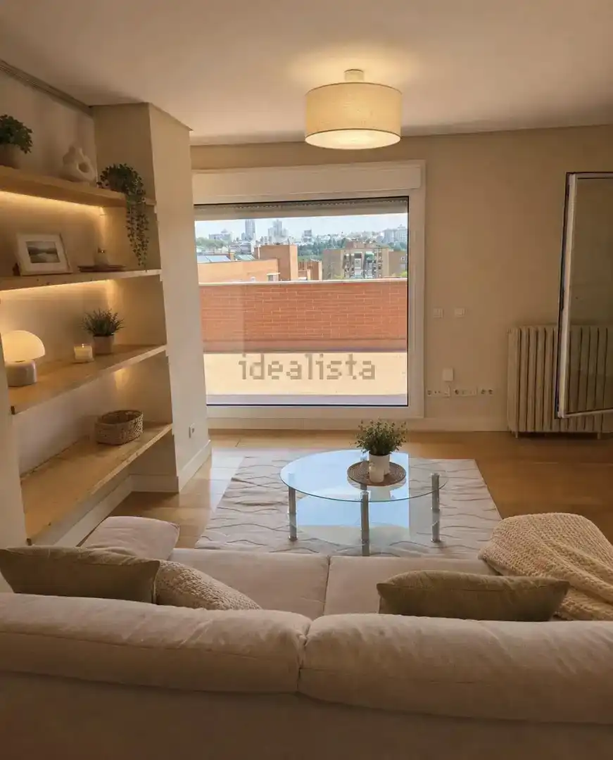 Wohnzimmer von Wohnung zur Miete in  Madrid Capital mit Klimaanlage und Balkon