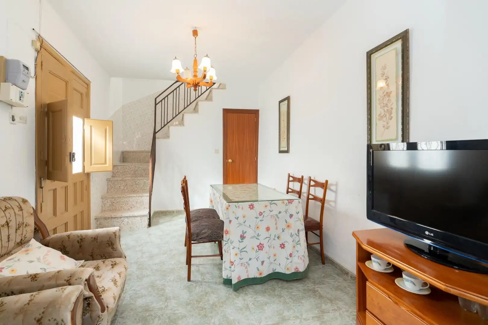 House with terrace for sale in Calle JARDINES, imagen 2