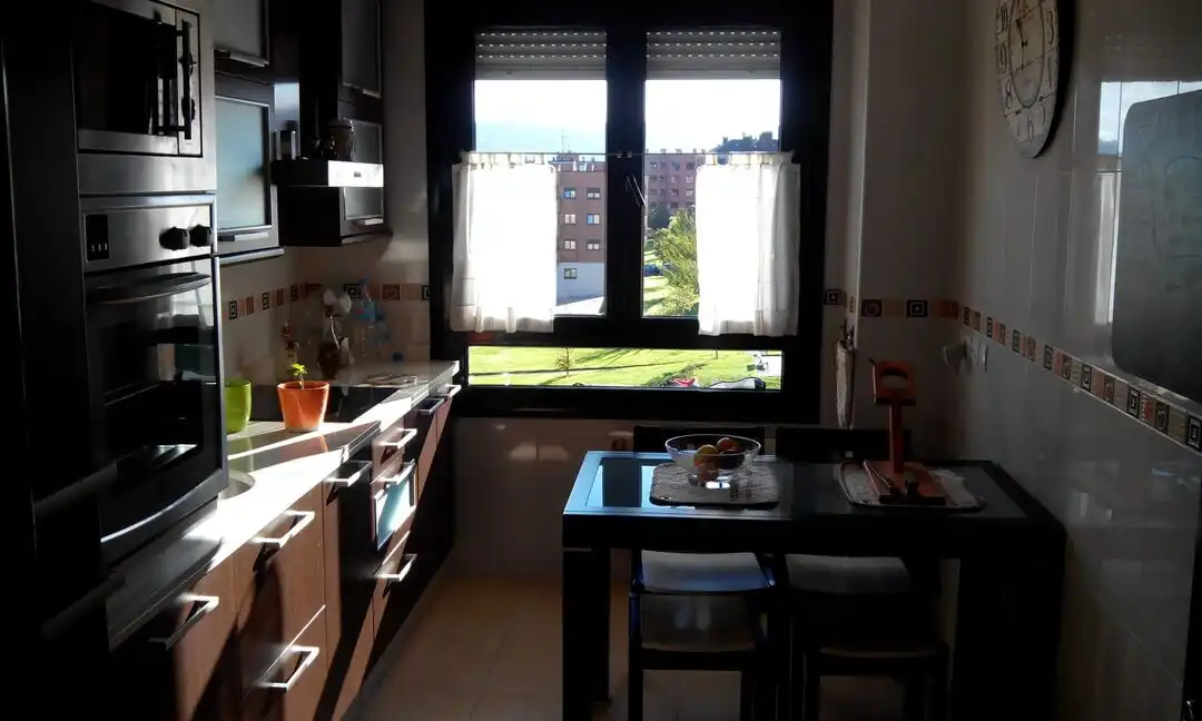 Küche von Wohnung zur Miete in Gijón  mit Heizung und Abstellraum