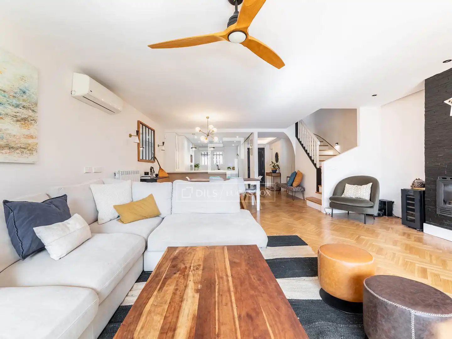 Sala d'estar de Casa o xalet en venda en Majadahonda amb Aire condicionat, Jardí privat i Terrassa