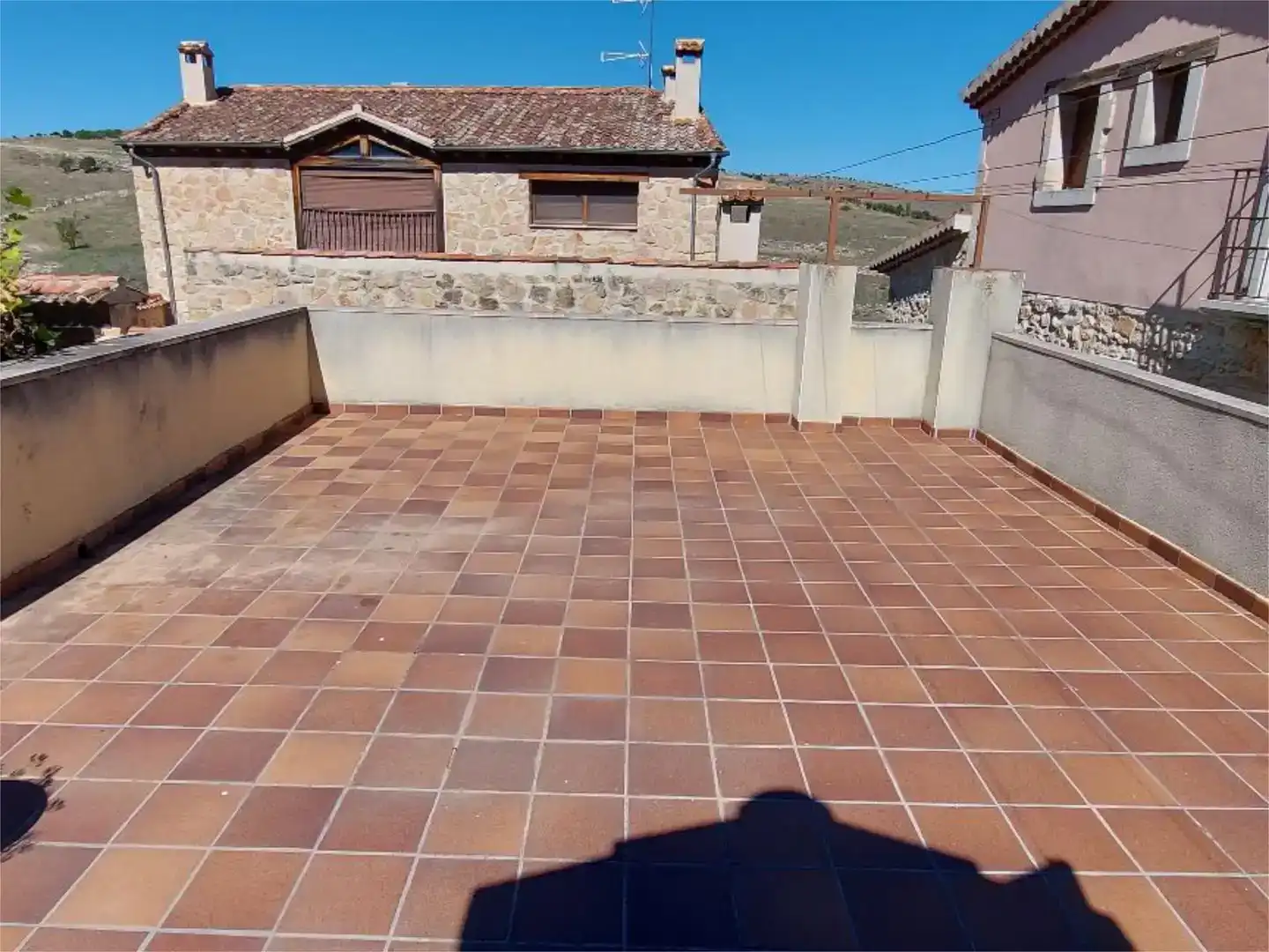Terrassa de Casa adosada en venda en Sepúlveda amb Jardí privat, Traster i Moblat
