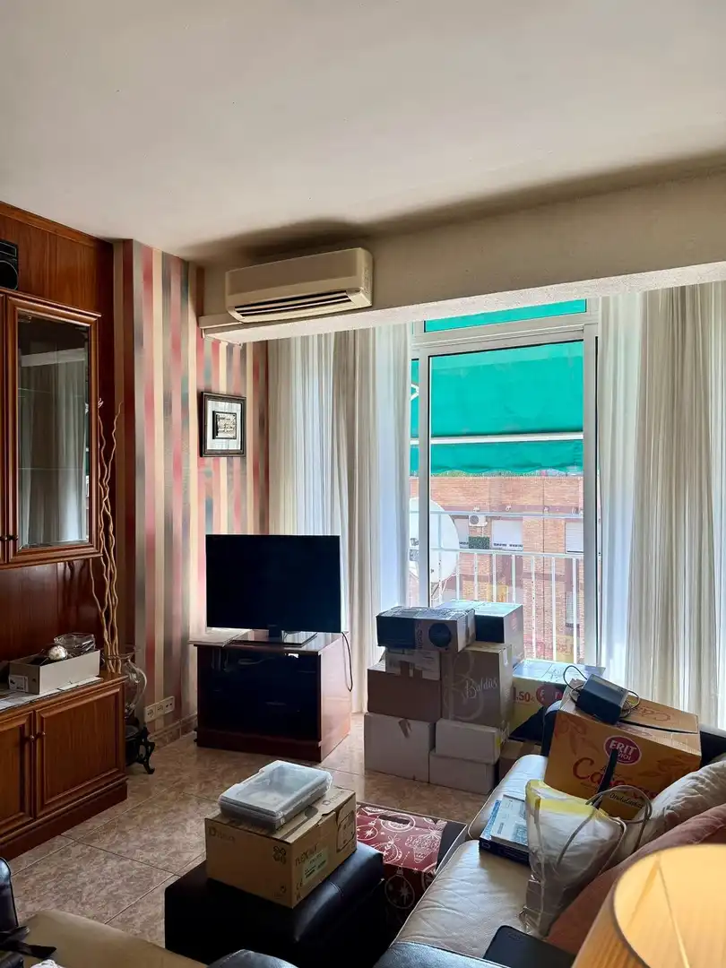Sala de estar de Piso en venta en Barcelona con Aire acondicionado y Balcón