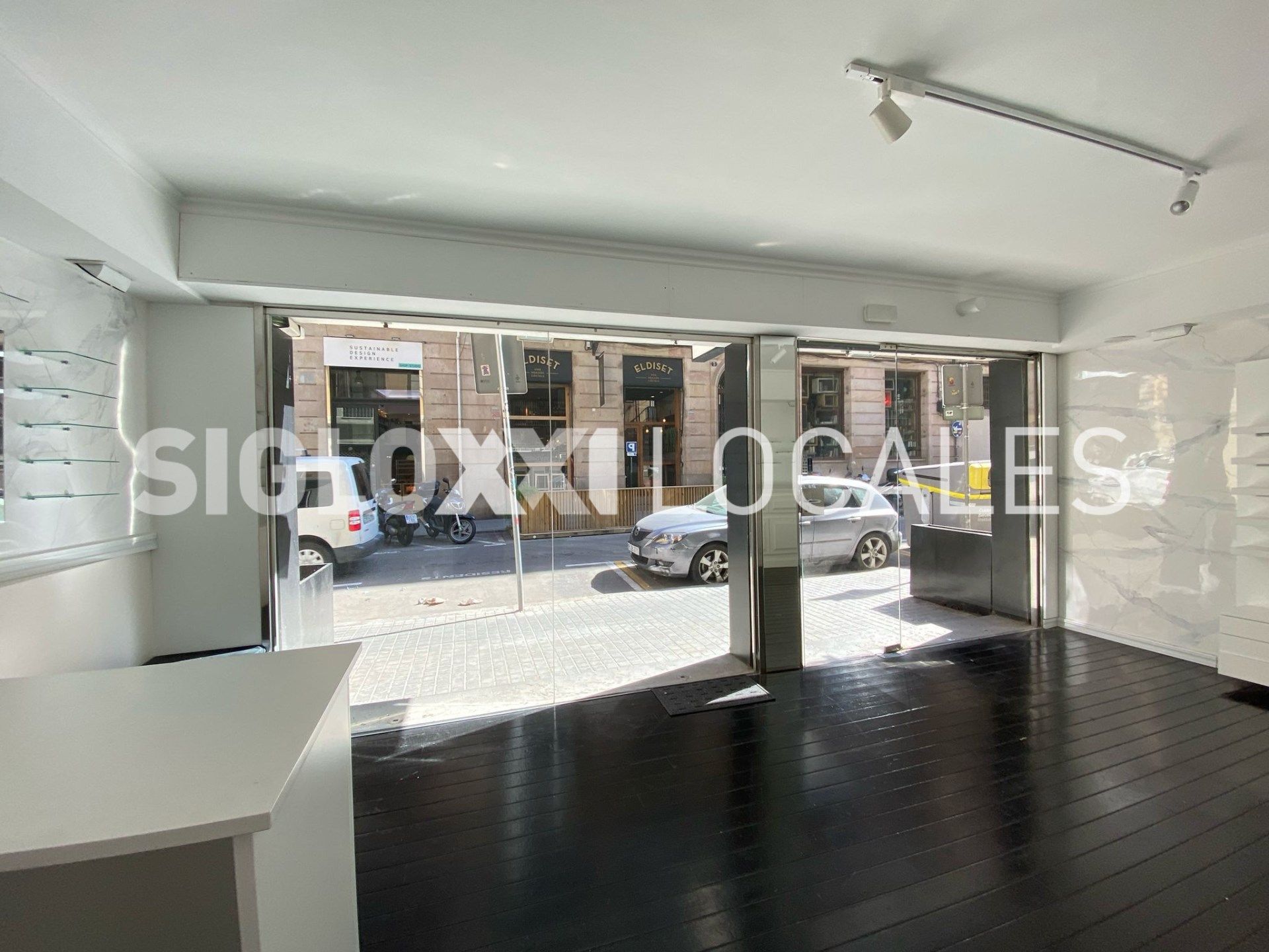 Exterior view of Premises to rent in  Barcelona Capital  with Air Conditioner