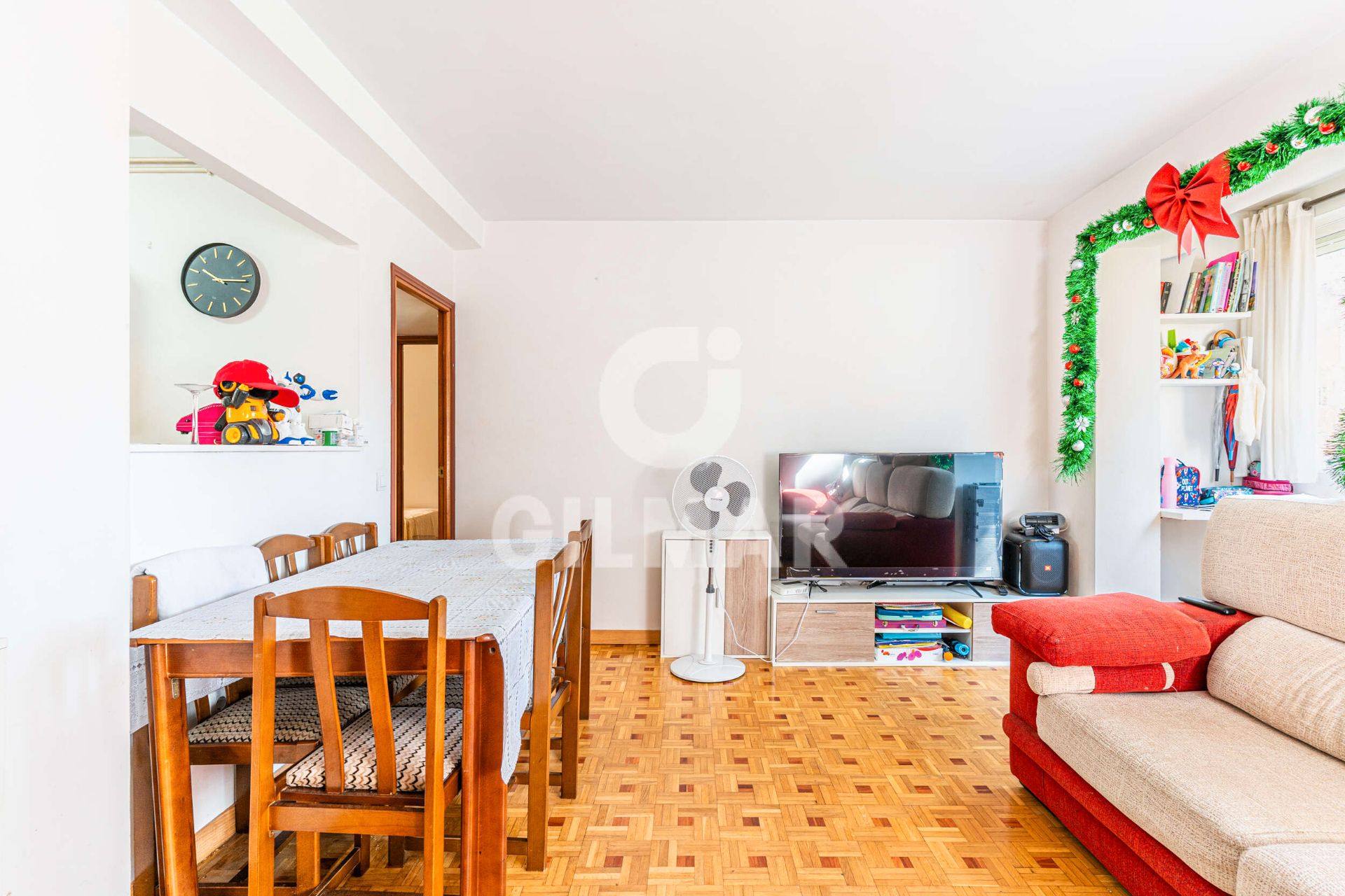 Sala d'estar de Pis en venda en  Madrid Capital amb Calefacció i Parquet
