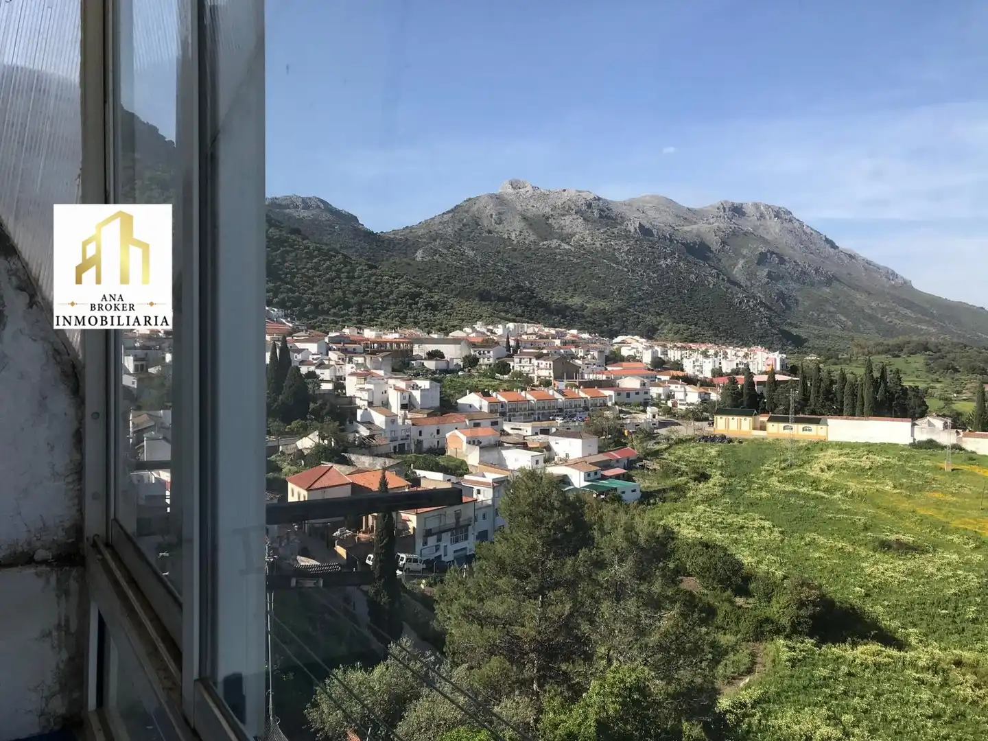 Vista exterior de Apartamento en venta en Cortes de la Frontera con Amueblado