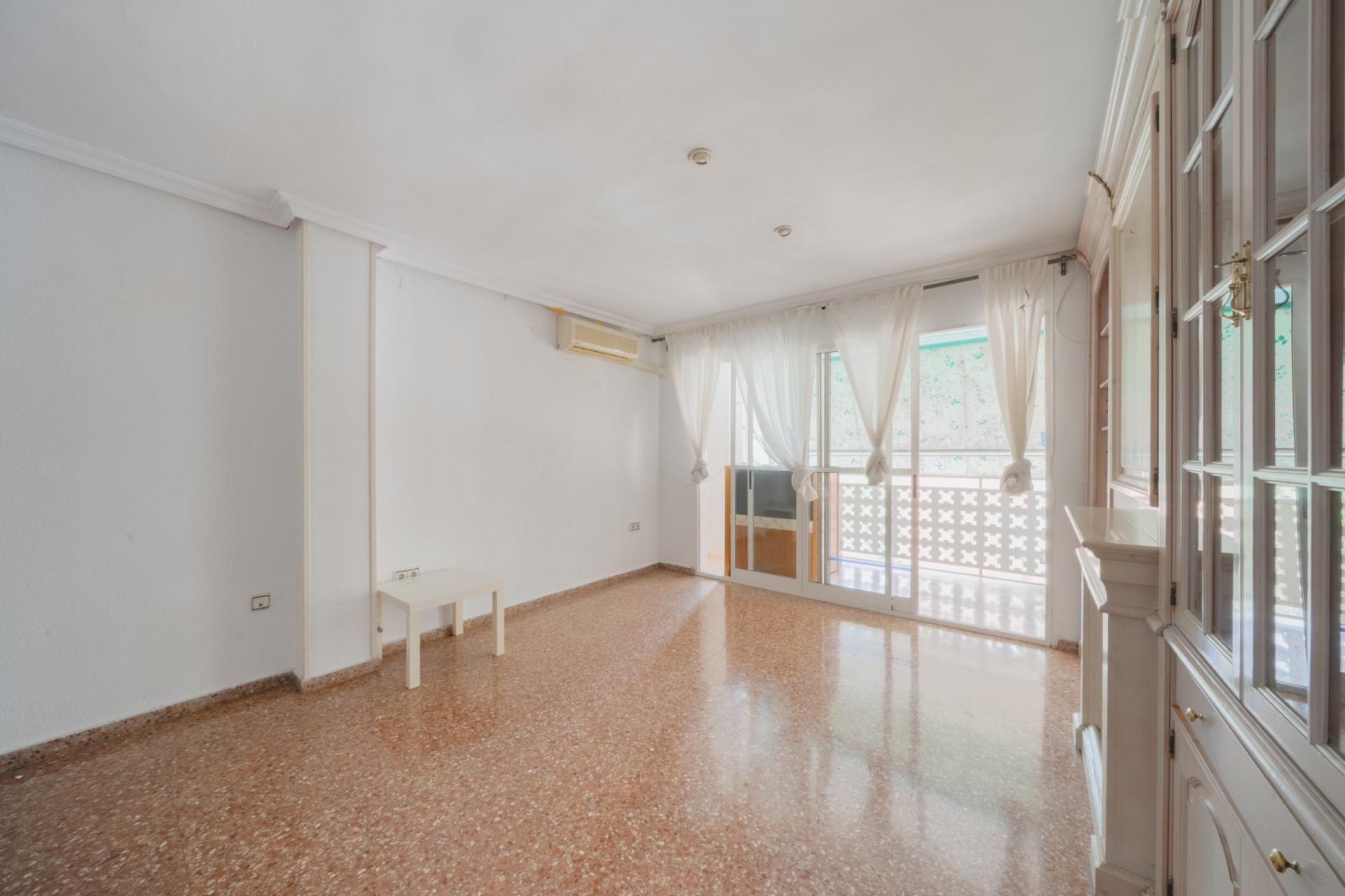 Vista exterior de Piso en venta en  Murcia Capital con Aire acondicionado y Balcón