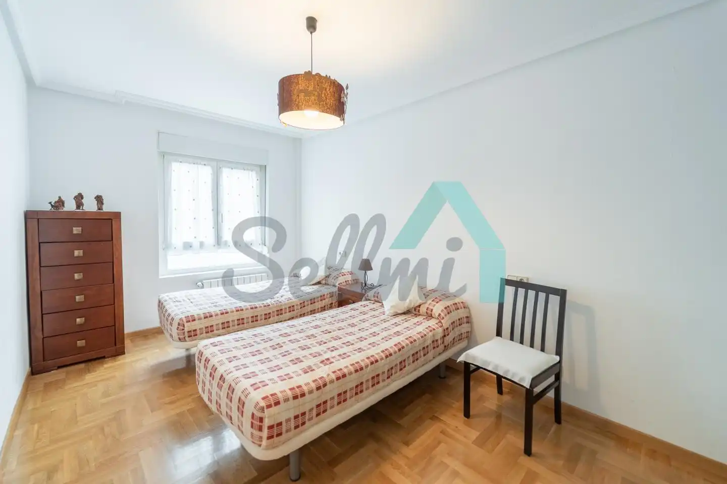Habitación de Piso en venta en Tineo con Calefacción, Parquet y Trastero
