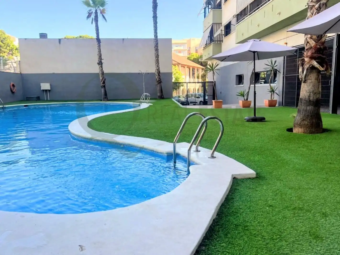 Swimming pool of Flat for sale in Alicante / Alacant  with Air Conditioner, Heating and Private garden