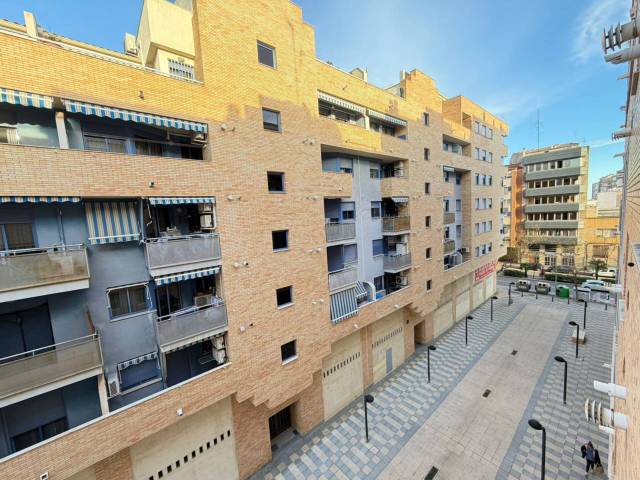 Piso en Venta en Plaza Sierra de Espadán en Ensanche - Río Júcar