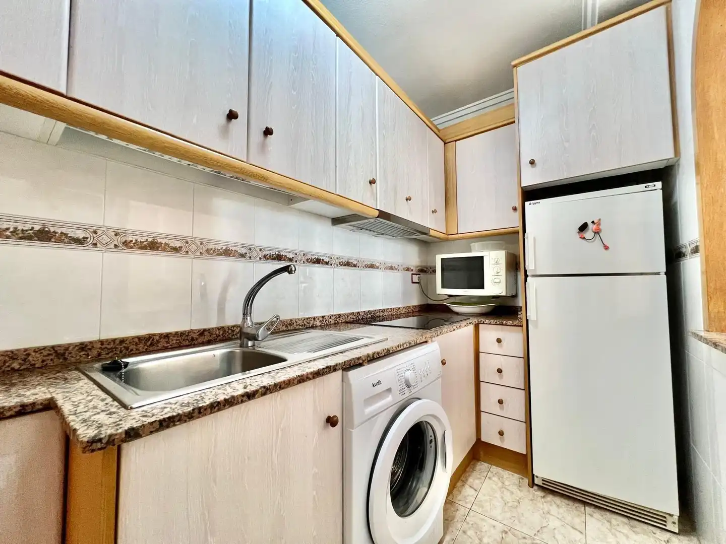 Küche von Wohnungen zum Verkauf in Torrevieja mit Klimaanlage, Heizung und Möbliert