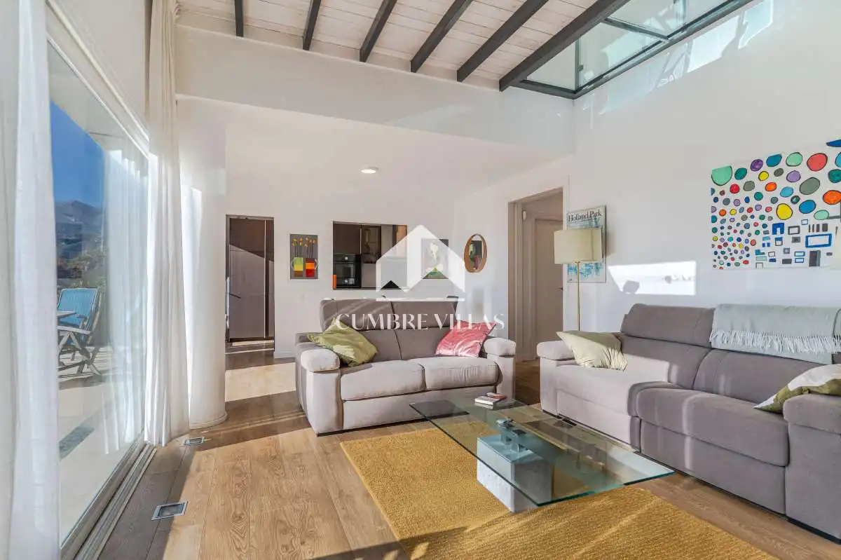 Sala d'estar de Casa o xalet en venda en La Herradura
