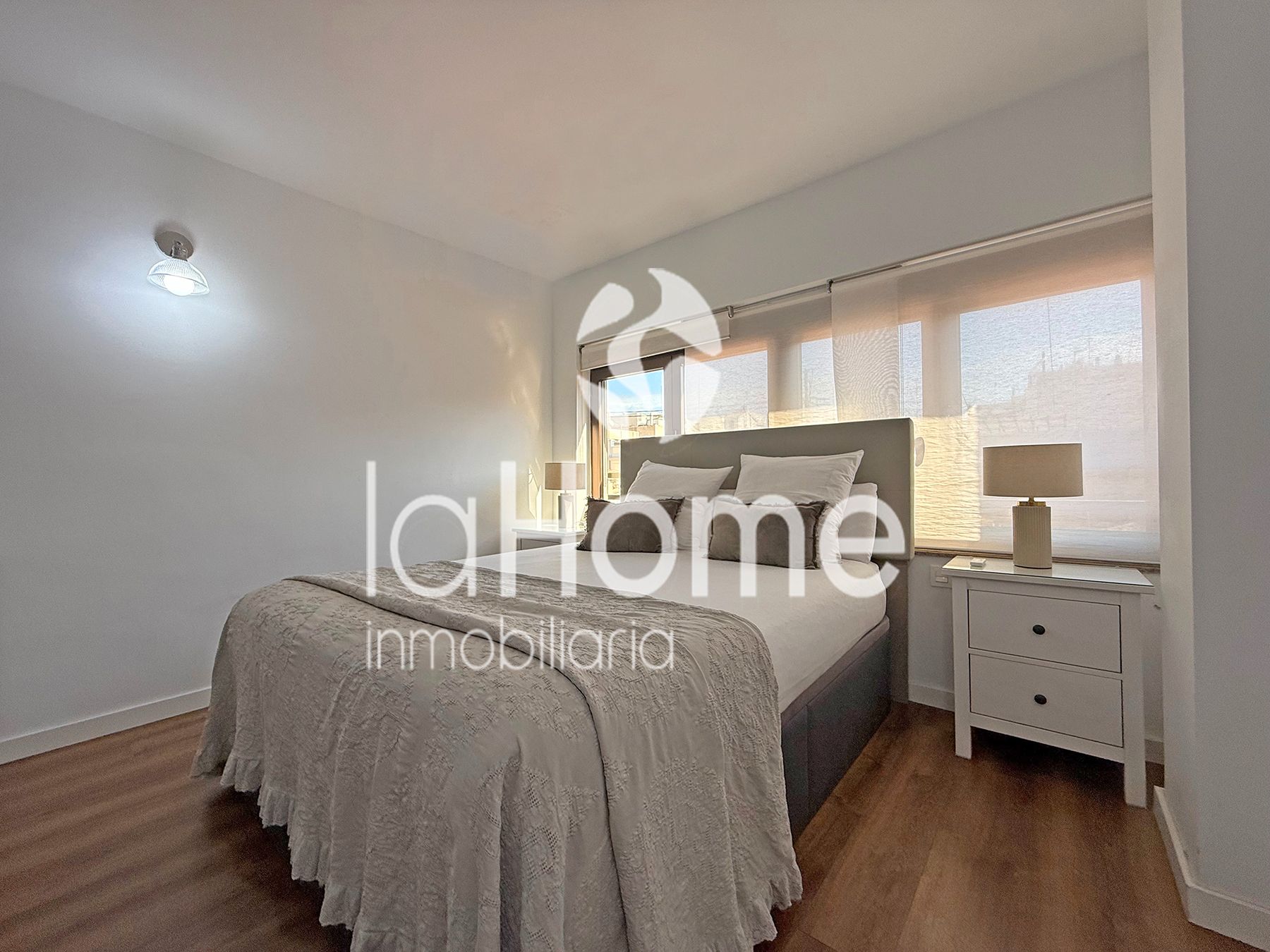 Bedroom of Loft for sale in  Valencia Capital  with Air Conditioner, Parquet flooring and Furnished
