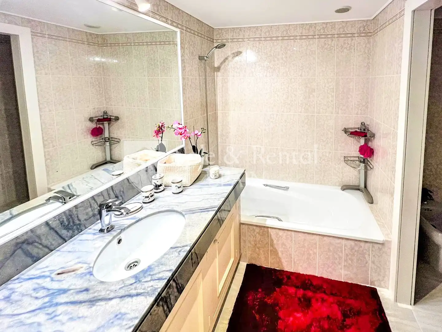 Badezimmer von Wohnung zum Verkauf in Sant Feliu de Guíxols mit Heizung, Privatgarten und Terrasse