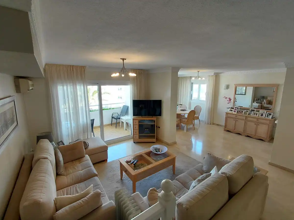 Sala de estar de Ático en venta en Marbella con Terraza, Trastero y Piscina