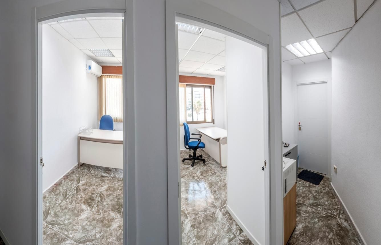 Office to rent in Parla  with Air Conditioner, Heating and Furnished