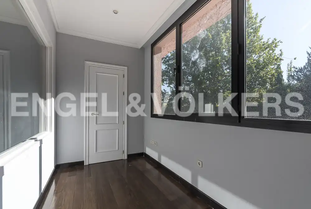 Bedroom of Houses for rent in Pozuelo de Alarcón  with Air Conditioner, Heating and Private garden