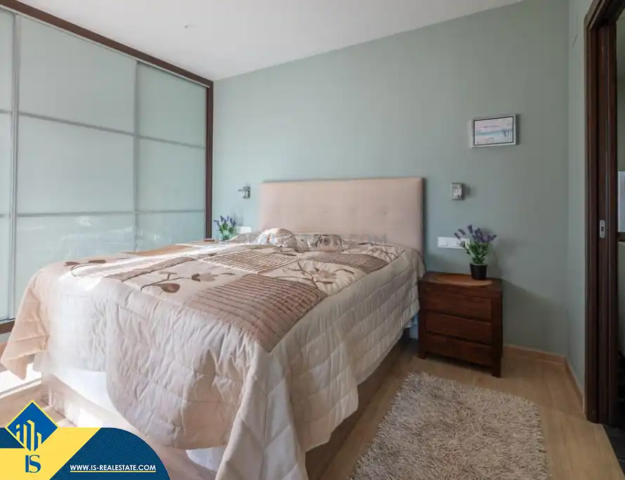 Habitación de Dúplex en venta en Torrevieja con Terraza, Amueblado y Piscina comunitaria