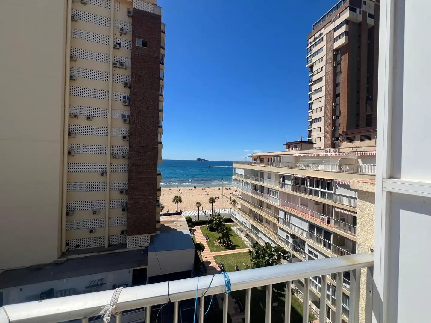 Habitación de Piso en venta en Benidorm con Aire acondicionado, Terraza y Amueblado
