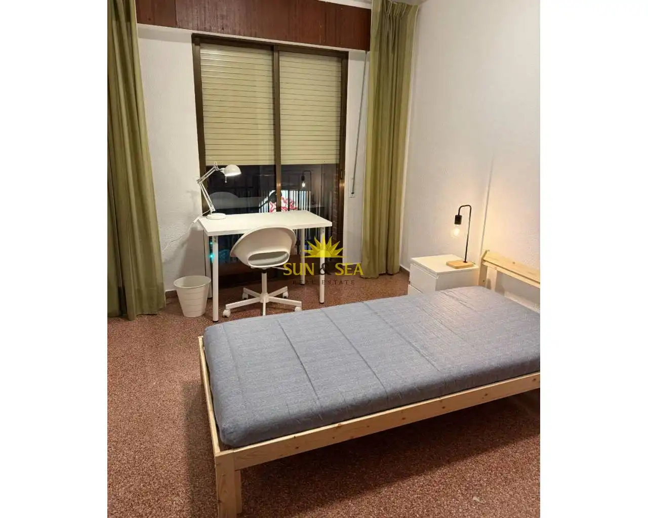 Dormitori de Apartament de lloguer en Murcia amb Calefacció, Terrassa i Moblat