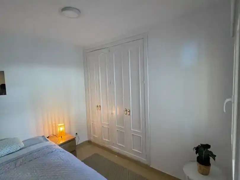 Habitación de Piso de alquiler en Benalmádena con Aire acondicionado, Piscina y Amueblado