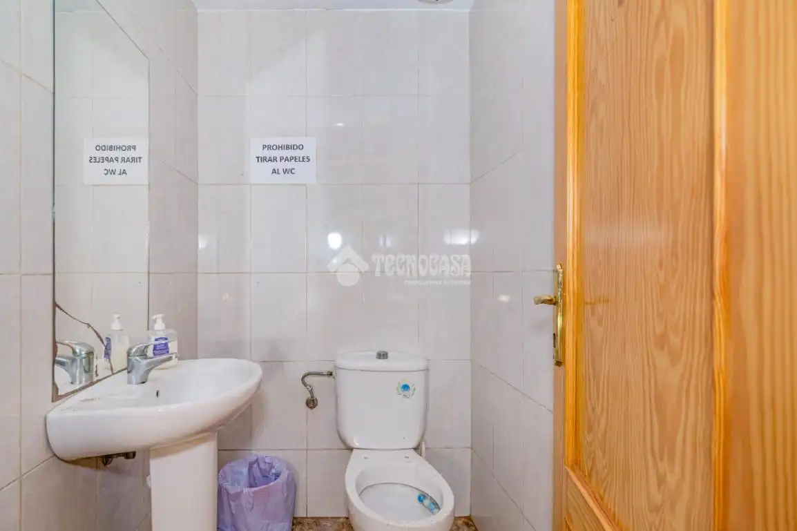 Bathroom of Houses for sale in Loja, Granada