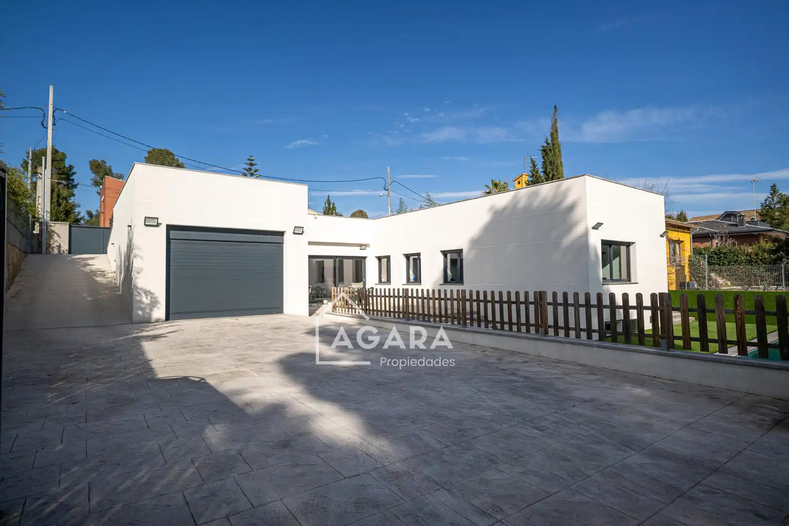 Vista exterior de Casa o xalet en venda en Corbera de Llobregat amb Calefacció i Jardí privat