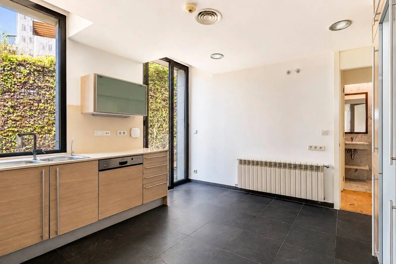 Küche von Haus oder Chalet zum Verkauf in Sant Vicenç de Montalt mit Klimaanlage, Heizung und Privatgarten