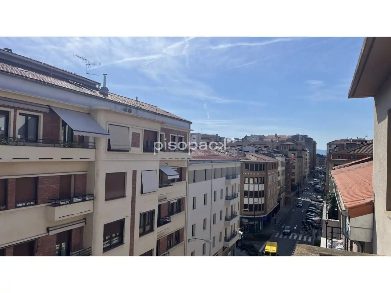 Vista exterior de Pis en venda en  Pamplona / Iruña amb Parquet, Terrassa i Alarma