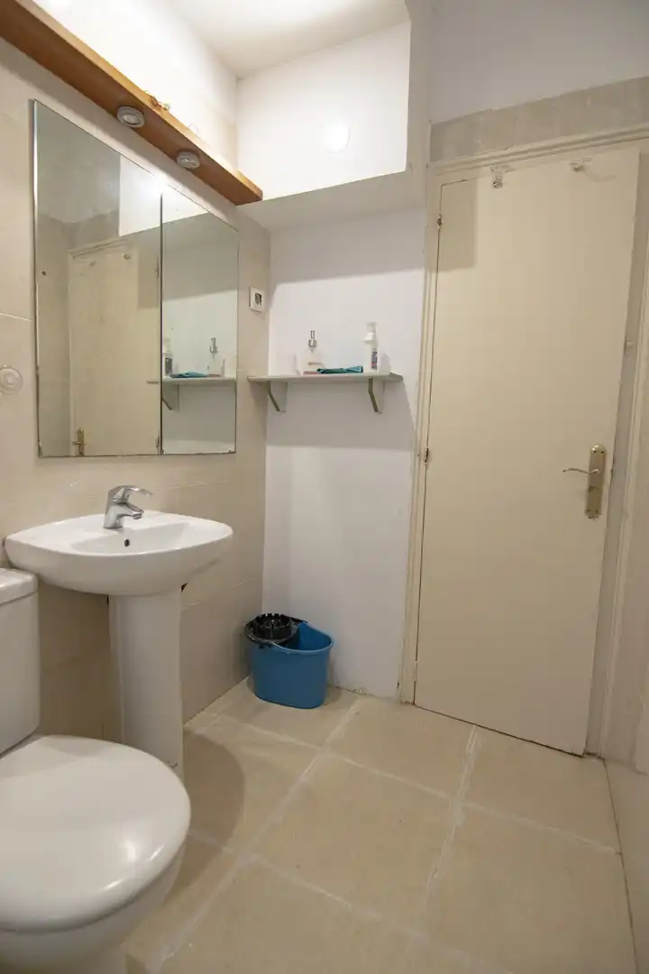 Baño de Piso en venta en Nou Barris