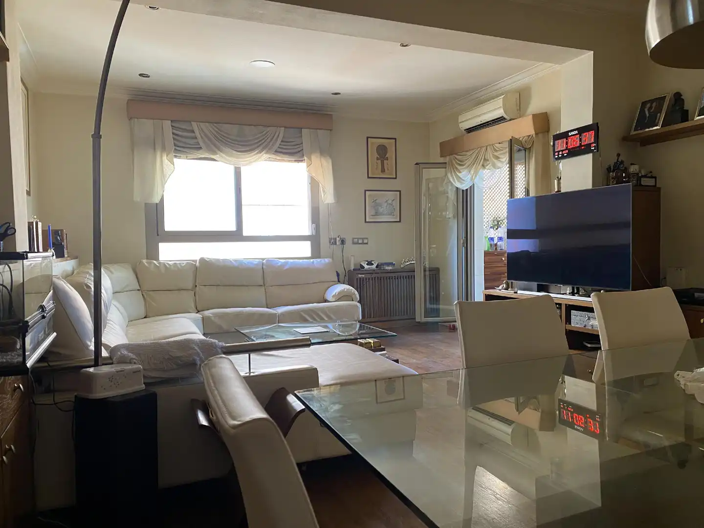 Sala d'estar de Pis en venda en Barcelona amb Aire condicionat, Calefacció i Parquet