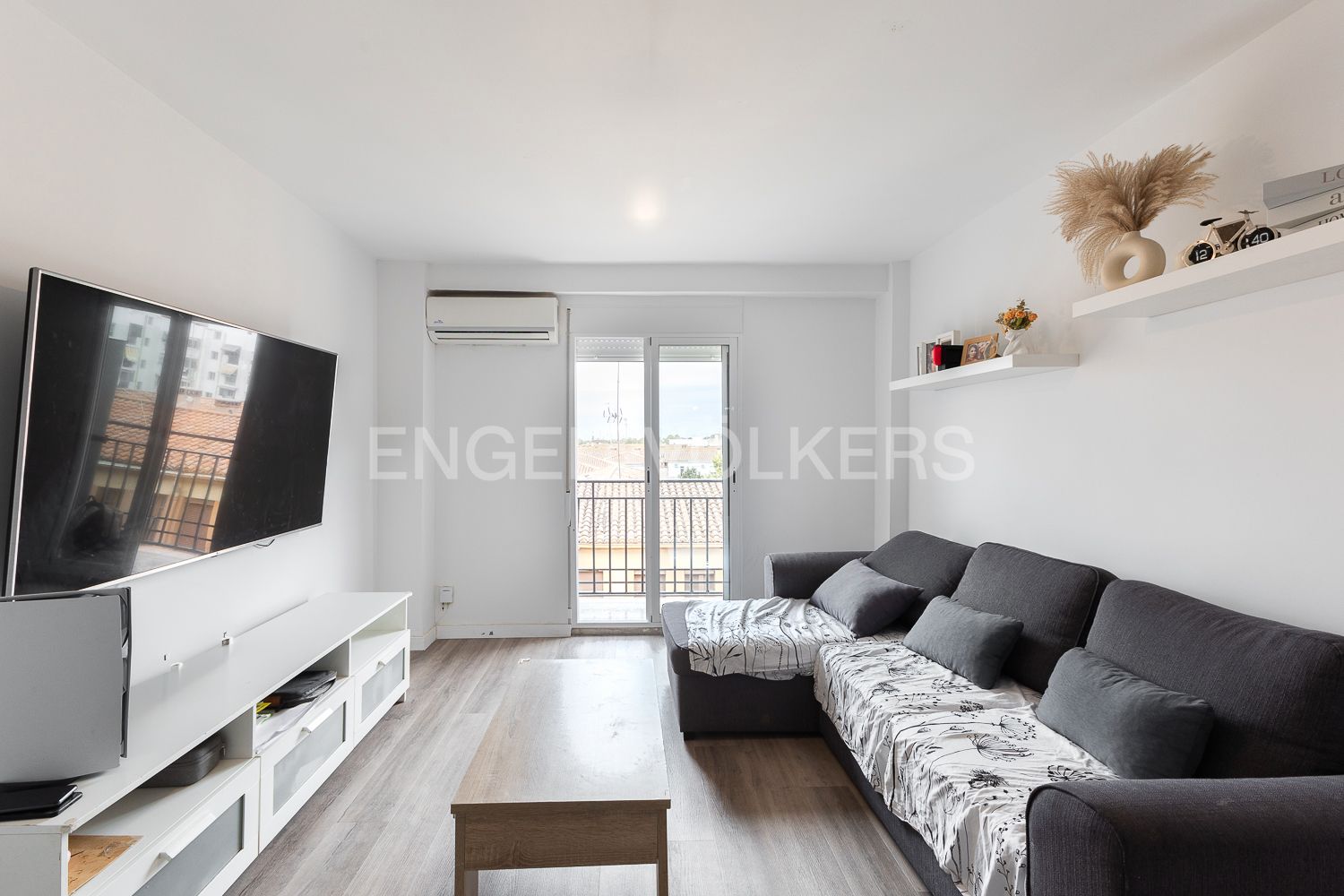 Sala d'estar de Apartament en venda en  Valencia Capital amb Aire condicionat, Calefacció i Moblat