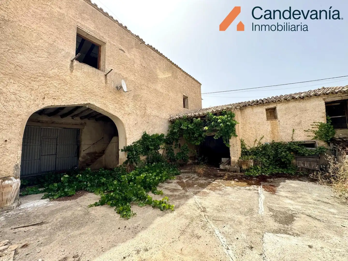 Außenansicht von Country house zum Verkauf in San Mateo de Gállego mit Heizung und Privatgarten