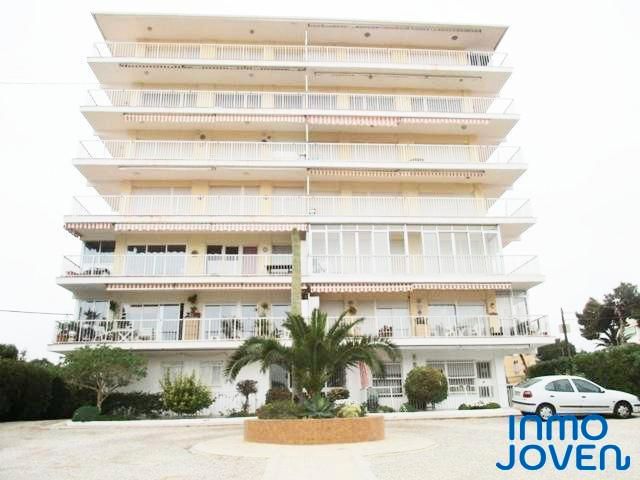 Exterior view of Apartment to rent in El Campello  with Parquet flooring, Terrace and Furnished