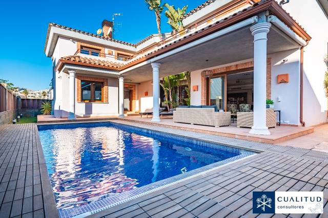 Casa-chalet en Venta en Pau Lledó