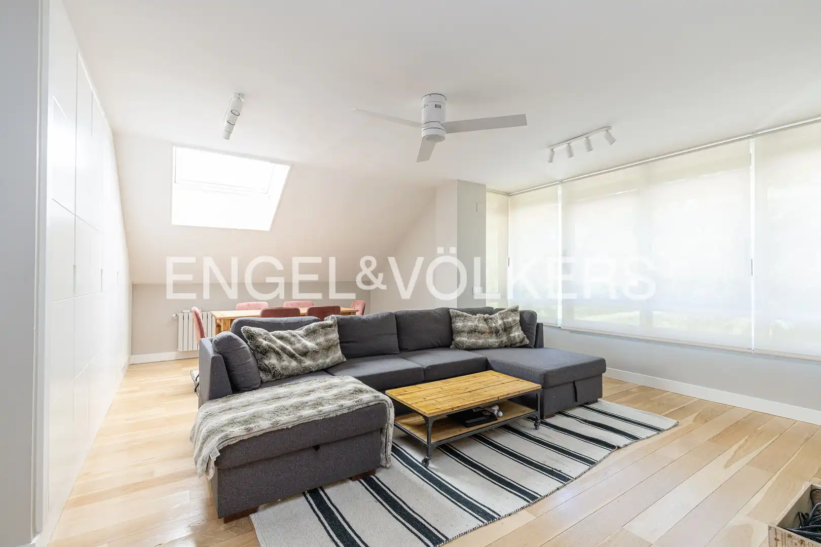 Sala de estar de Casa o chalet en venta en Boadilla del Monte con Aire acondicionado, Calefacción y Jardín privado