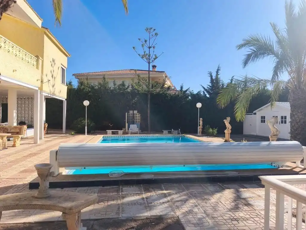 Schwimmbecken von Haus oder Chalet zum Verkauf in Cartagena mit Klimaanlage, Heizung und Privatgarten