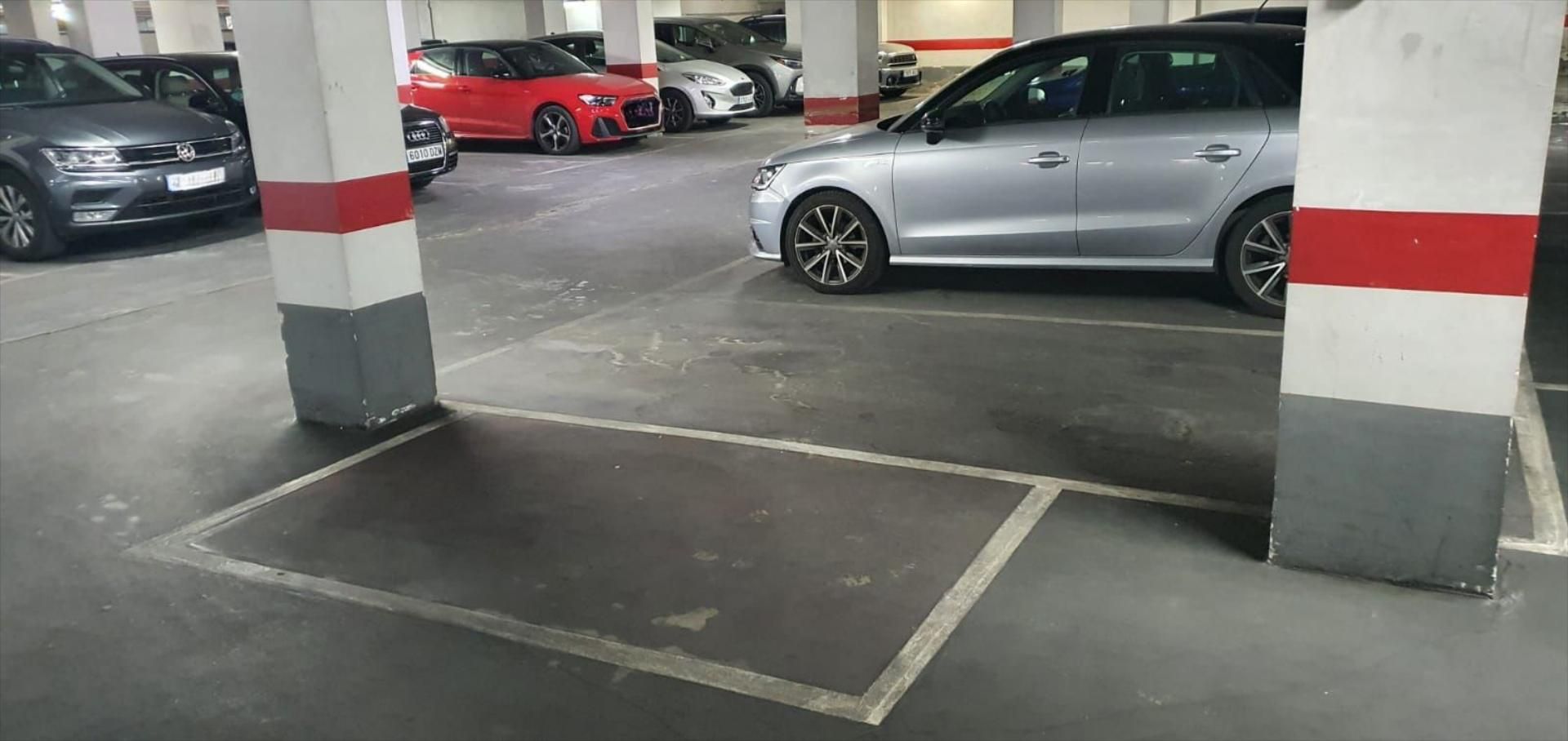 Aparcament de Garatge en venda en  Valencia Capital