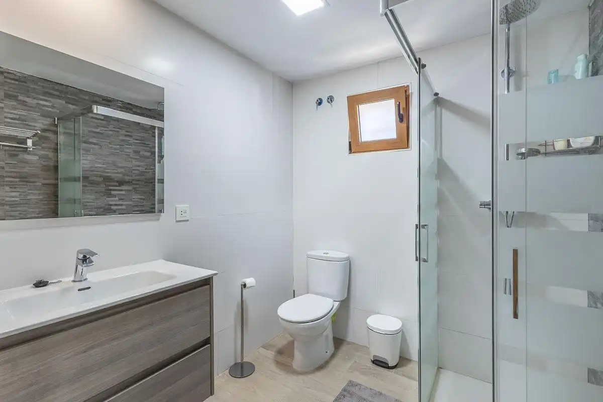 Bathroom of Houses for sale in Los Guájares  with Air Conditioner, Private garden and Swimming Pool