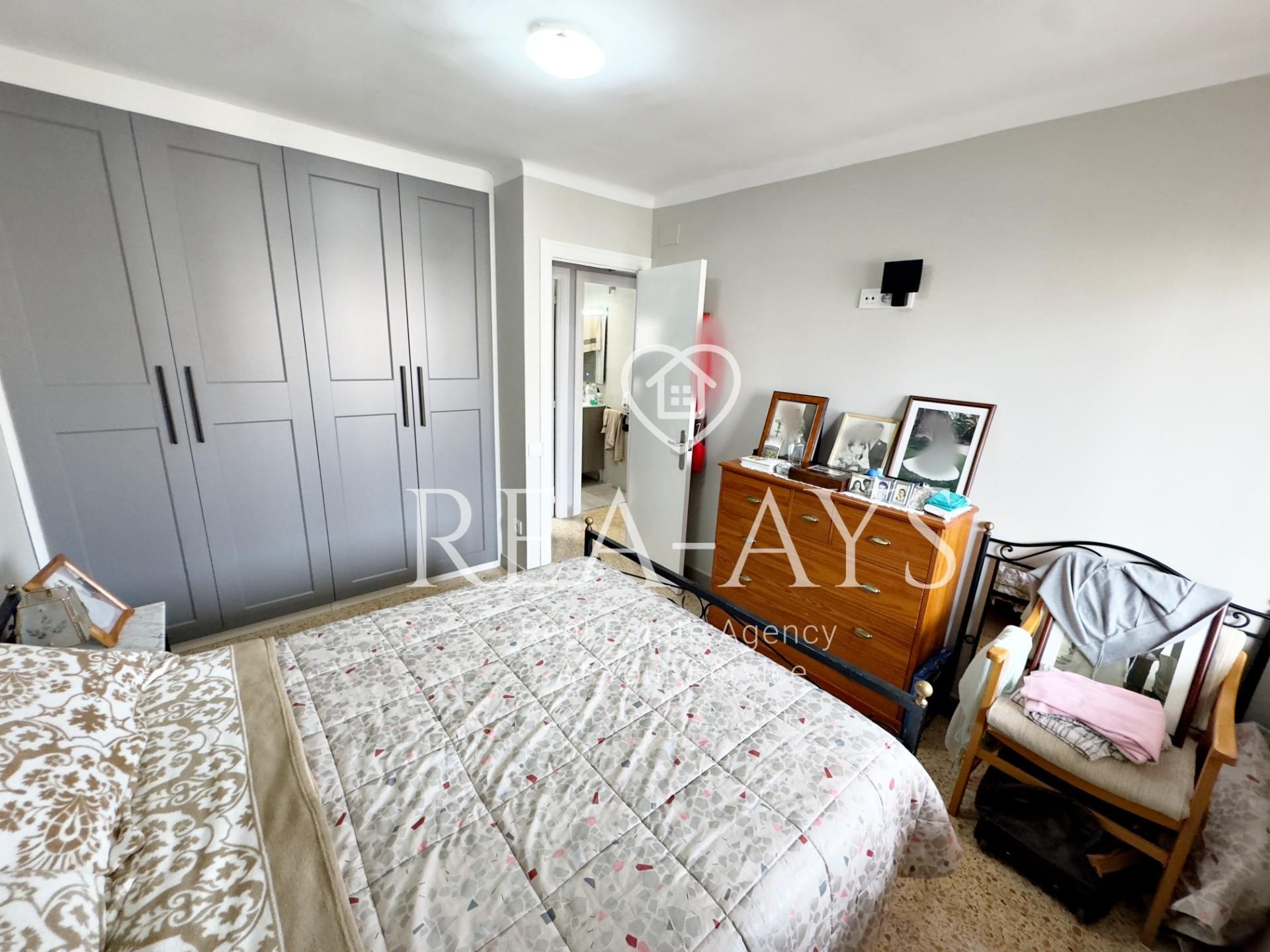 Bedroom of Flat for sale in Cornellà de Llobregat  with Air Conditioner, Heating and Terrace