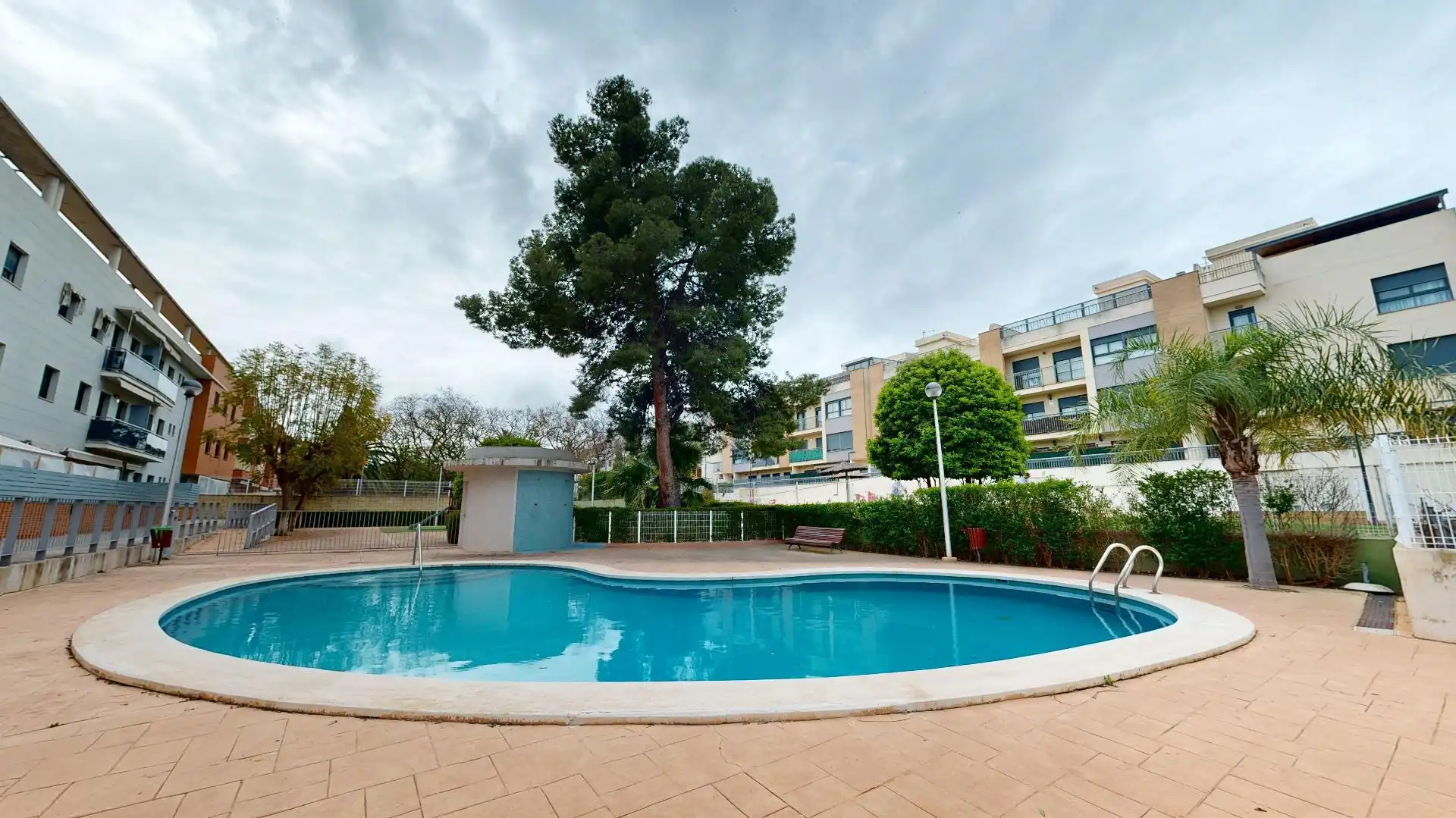 Piscina de Piso en venta en Torrent con Trastero, Piscina y Amueblado
