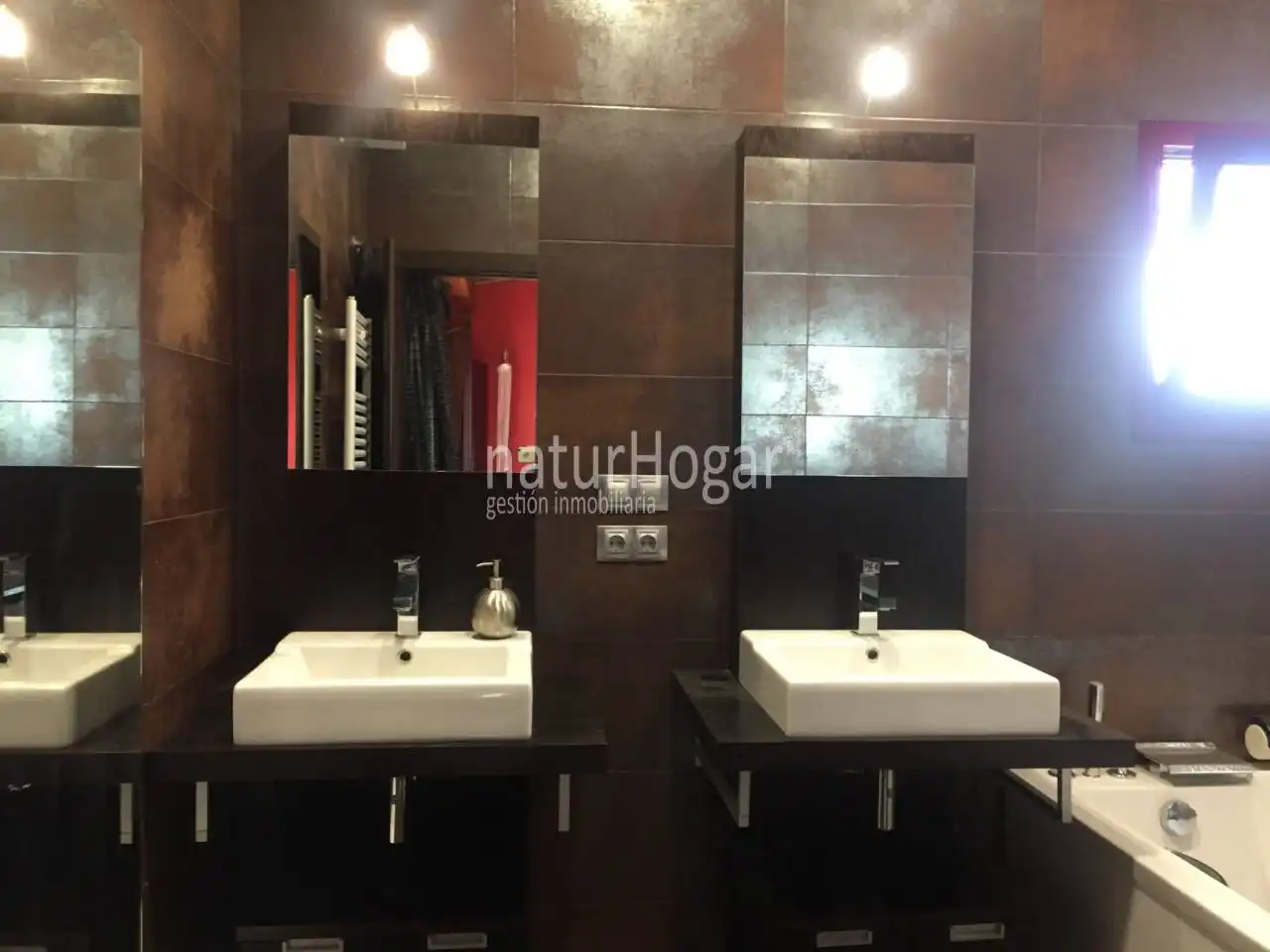 Baño de Casa o chalet de alquiler en Paterna con Calefacción, Jardín privado y Terraza