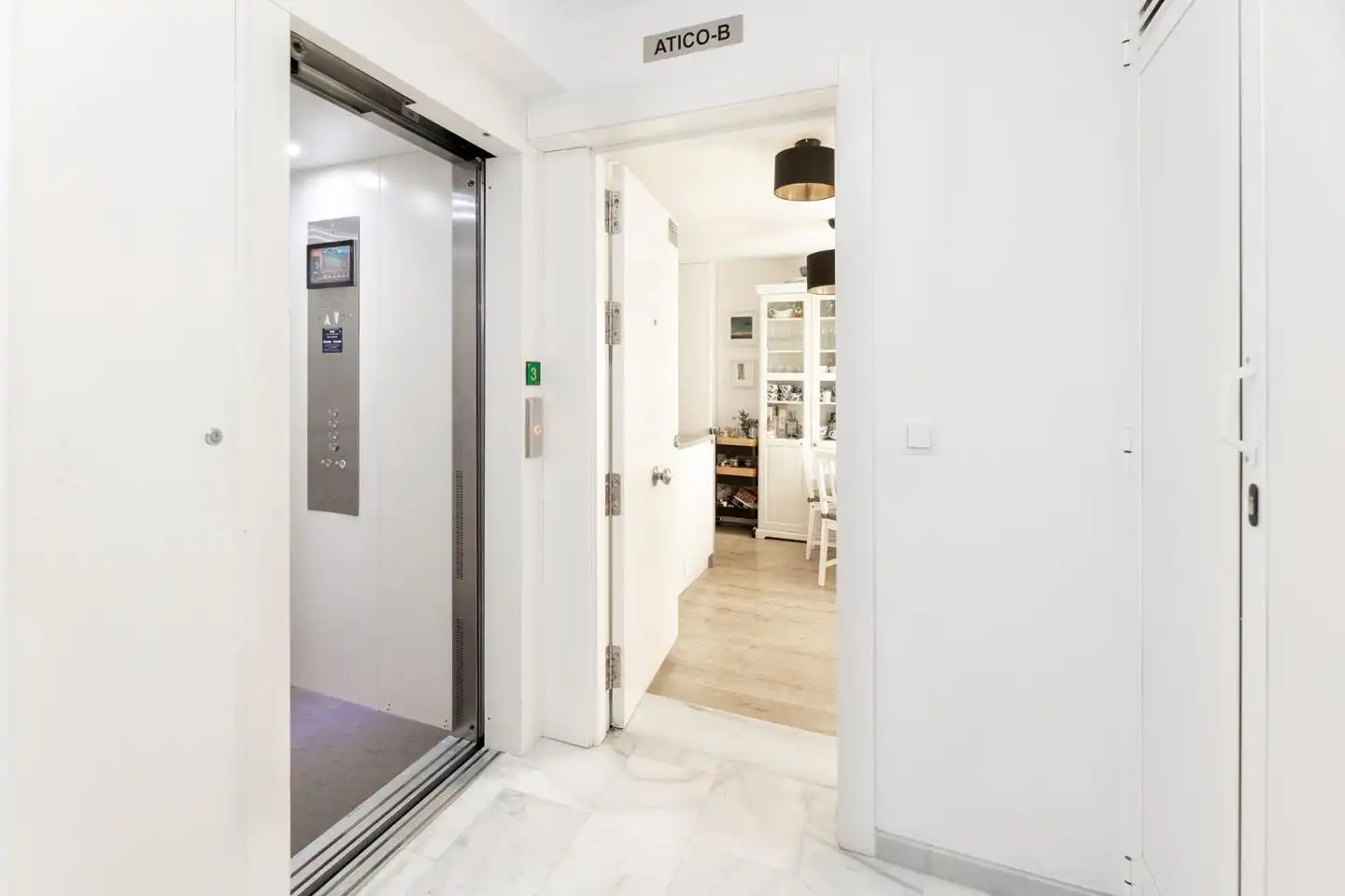 Penthouse with lift for sale in Calle Buensuceso, imagen 20