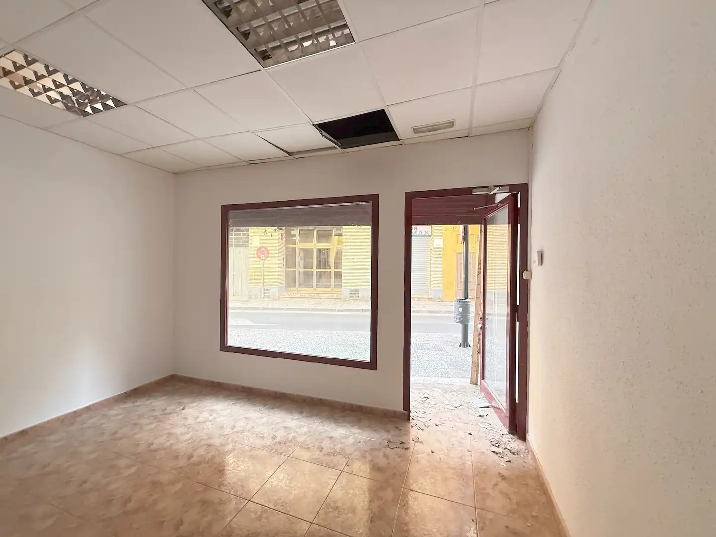 Geschaftsraum zum Verkauf in Zaragoza